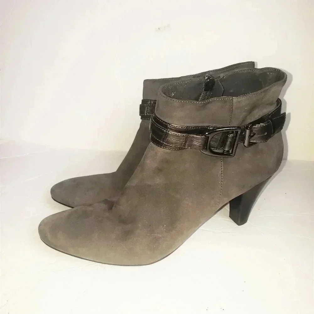 Bandolino gray heeled